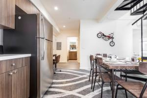 In the heart of K Town 3B 2B Loft N2