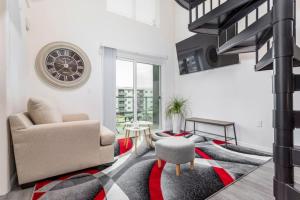 In the heart of K Town 3B 2B Loft N2