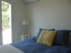 Cama o camas de una habitación en Les Hauts de Carcès