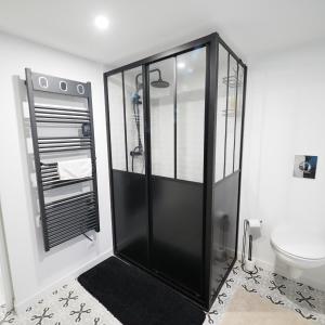 Ένα μπάνιο στο NOUVEAUTE 2024 Appartement Design avec jardin