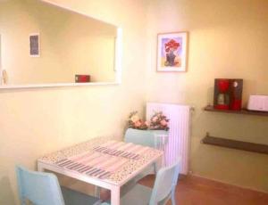 Fotografie z fotogalerie ubytování Edem Beach Front v Aténách