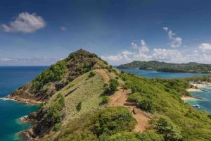 una isla en el océano junto al océano en Story Villa 2 Bedrooms with Mountain & Ocean View en Canaries