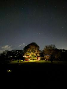 科姆堡The Delkin Shepherds Huts Castle Combe的相册照片