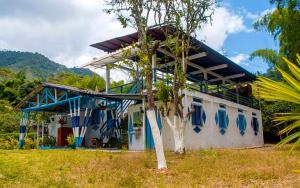 Vista general d'una muntanya o vistes d'una muntanya des de l'hostal o pensió