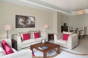 Setusvæði á Marriott Executive Apartments City Center Doha