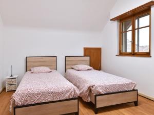 Φωτογραφία από το άλμπουμ του Maison Alsacienne Confortable près de Colmar - Jardin, Parking, Équipements Bébé - FR-1-744-40 σε Oberentzen