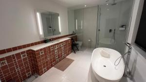 Ένα μπάνιο στο Heavenly London - Whetstone Boutique Hotel +11 φωτογραφίες