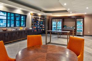 DoubleTree by Hilton Lansing的休息区