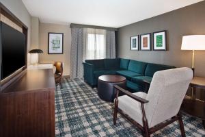 DoubleTree by Hilton Lansing的休息区