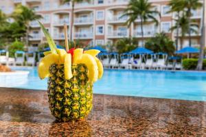 Bazén v ubytování Marriott's Aruba Surf Club nebo v jeho okolí