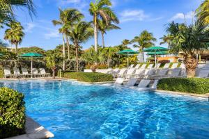 Bazén v ubytování Marriott's Aruba Surf Club nebo v jeho okolí