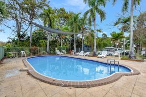 Bazén v ubytování Sanctuary Lakes Fauna Retreat nebo v jeho okolí