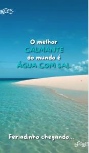 een foto van de oceaan met de woorden een moterammarine doamed bij Cantinho dos Amigos in São Pedro da Aldeia
