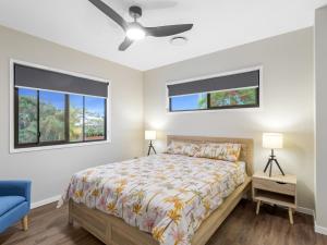 Una cama o camas en una habitación de Driftwood 14 fotos más