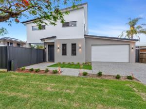 El edificio en el que está la casa vacacional
