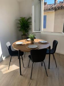 Fotografie z fotogalerie ubytování Duplex au cœur du village de Cassis v destinaci Cassis