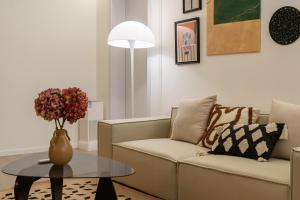 Posezení v ubytování Shanghai Yi Du B&B - Family Suite located 500 meters away from Nanjing West Road Subway and near People's Square
