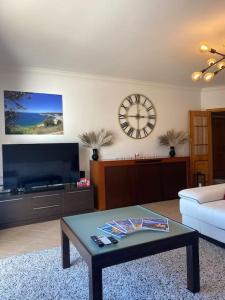 Μια τηλεόραση ή/και κέντρο ψυχαγωγίας στο Notre paradis à Sesimbra