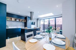 Gallery image of 4 Bedroom Townhouse in Manchester - By Hilltop Serviced Apartments in Manchester