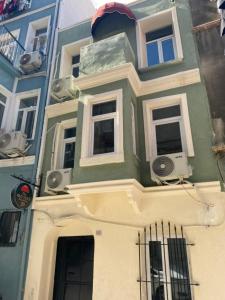 Budova, kde se aparthotel nachází