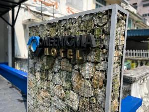Certifikát, hodnocení, plakát nebo jiný dokument vystavený v ubytování One Enigma Hotel
