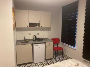 Kuchyň nebo kuchyňský kout v ubytování Red Tent Suite Akkiraz + 15 fotografií