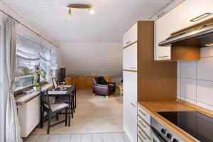 Ferienwohnungen Lilie Und Dahlie tesisinde mutfak veya mini mutfak