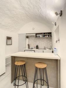Kitchen o kitchenette sa Le Panisse - Studio - 9 min Palais - Cannes