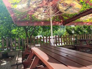 Vonkajšia záhrada v ubytovaní Hotel Grand