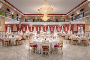 Reštaurácia alebo iné gastronomické zariadenie v ubytovaní Exe Doña Carlota