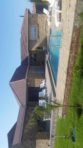 Πισίνα στο ή κοντά στο Ebenezer Guesthouse Bluewater Bay