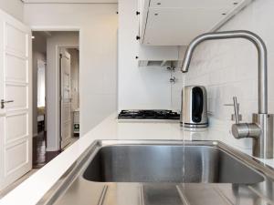 Kuchyň nebo kuchyňský kout v ubytování Olaias Lisbon 2bed near Metro + 15 fotografií