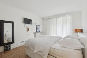 Φωτογραφία από το άλμπουμ του Chic and spacious apartement with piano and terrace σε Le Chesnay
