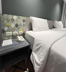 Postel nebo postele na pokoji v ubytování Phuket Island View Resort - SHA Extra Plus