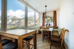 Nespecifikovaný výhled na hory nebo výhled na hory při pohledu z apartmánu
