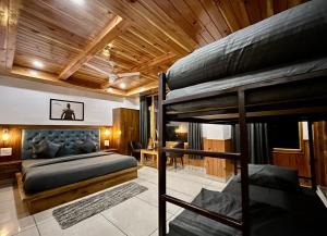 Postel nebo postele na pokoji v ubytování Odin Hostel Kasol