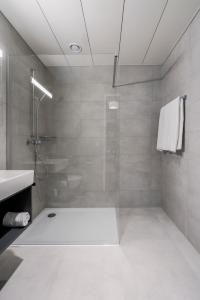 Baðherbergi á YParc Hôtel