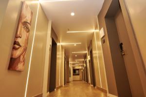 BrahmapurV HOTEL的相册照片