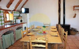 Nápoje v ubytovaní Barraca típica del Delta, con piscina, jardín y barbacoa - Deltavacaciones