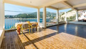 En balkon eller terrasse på Violic Apartments