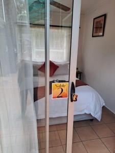 SABLE INN B&B客房内的一张或多张床位