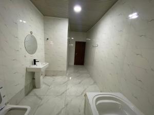 Bagno di MOK Apartments & Suites