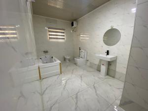 Bagno di MOK Apartments & Suites