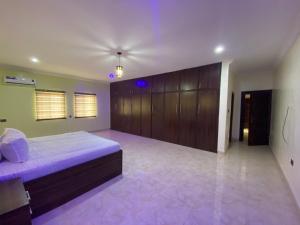 Letto o letti in una camera di MOK Apartments & Suites