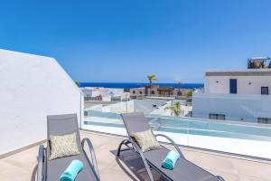 Swimmingpoolen hos eller tæt på Villa Alvarito by Villa Plus