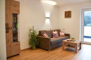 Un lugar para sentarse en Mountain View Appartements mit Blick
