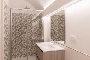 Koupelna v ubytování B&B Torre Canina suite & rooms + 37 fotografií