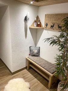 Un lugar para sentarse en Mountain View Appartements mit Blick