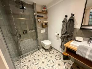 Ένα μπάνιο στο Ferienwohnung „Backhuus“ - Hof Mühlenkoppel +55 φωτογραφίες