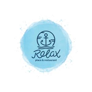 una imagen de un logotipo para un restaurante con un ancla en Relax place & restaurant, en Zegrze Południowe